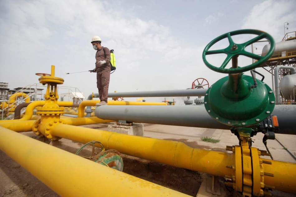 В Кремле признали, что с начала войны в Украине нефть упала в цене в два раза