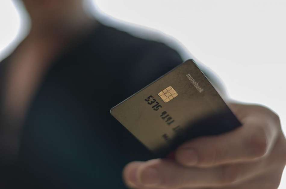 Monobank прекращает обслуживать клиентов в ОРДЛО, Крыму, РФ и Беларуси