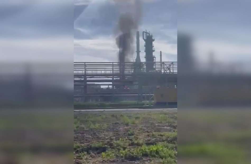 Второй раз за двое суток: снова пылал российский НПЗ на Кубани