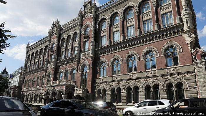 У 2022 році ВВП України скоротиться на третину — НБУ