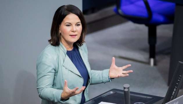 Надання Україні броньованих машин не є табу для Німеччини – Бербок