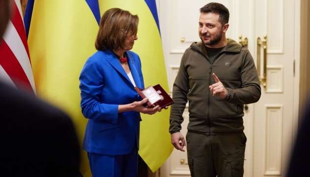 Зеленський нагородив Пелосі орденом княгині Ольги