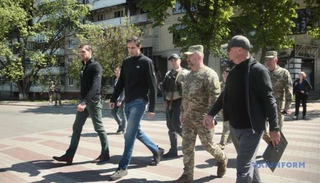 Очільнику МЗС Нідерландів показали зруйнований росією Ірпінь
